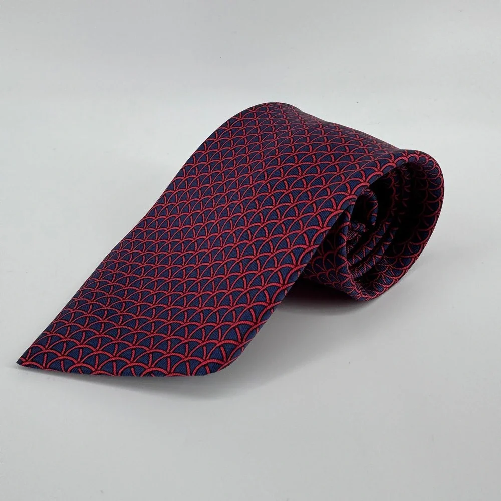 Hermes Paris Mens Silk Tie Navy Blue Red Geometric Scale Pattern 7729 OA France